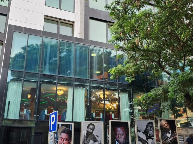 Catmore Restaurante e Jazz Bar